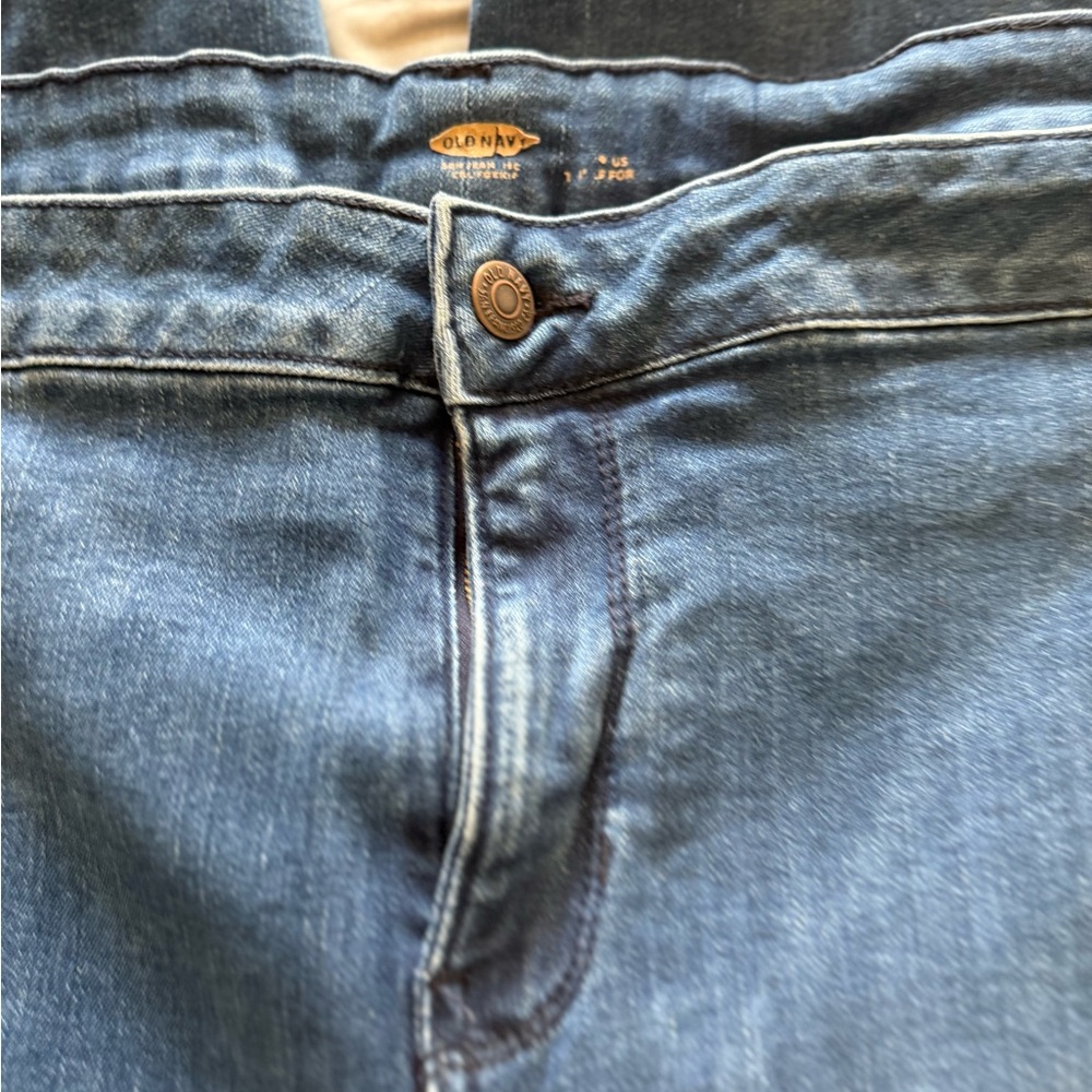 Woman’s Plus Size Wide Leg Jeans Buttery Soft Stretch 28W Old Navy - Picture 7 of 15